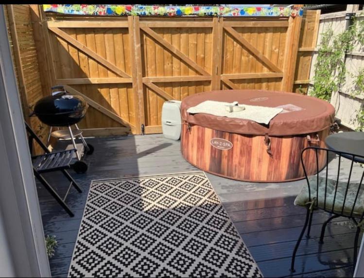 Elkstone Studio Private Hottub Pet Friendly Malvern Exteriör bild