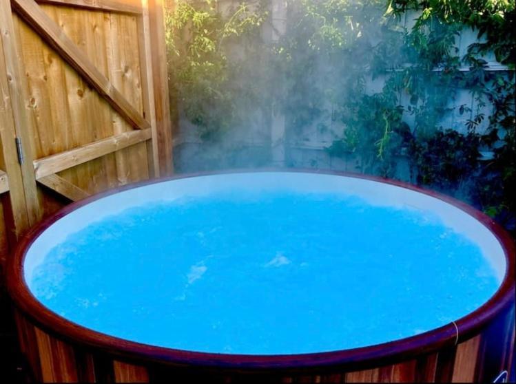 Elkstone Studio Private Hottub Pet Friendly Malvern Exteriör bild