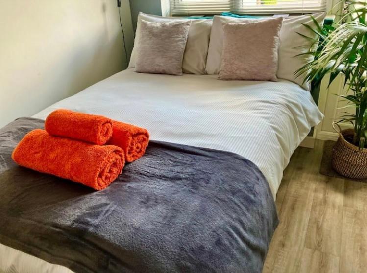 Elkstone Studio Private Hottub Pet Friendly Malvern Exteriör bild